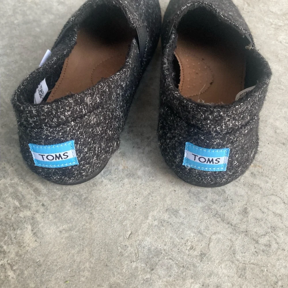 Toms fabric upper men’s Sz 10 loafer shoes - Picture 7 of 8